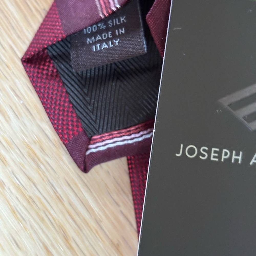 Joseph Abboud Men Tie 100% Silk Made in Italy